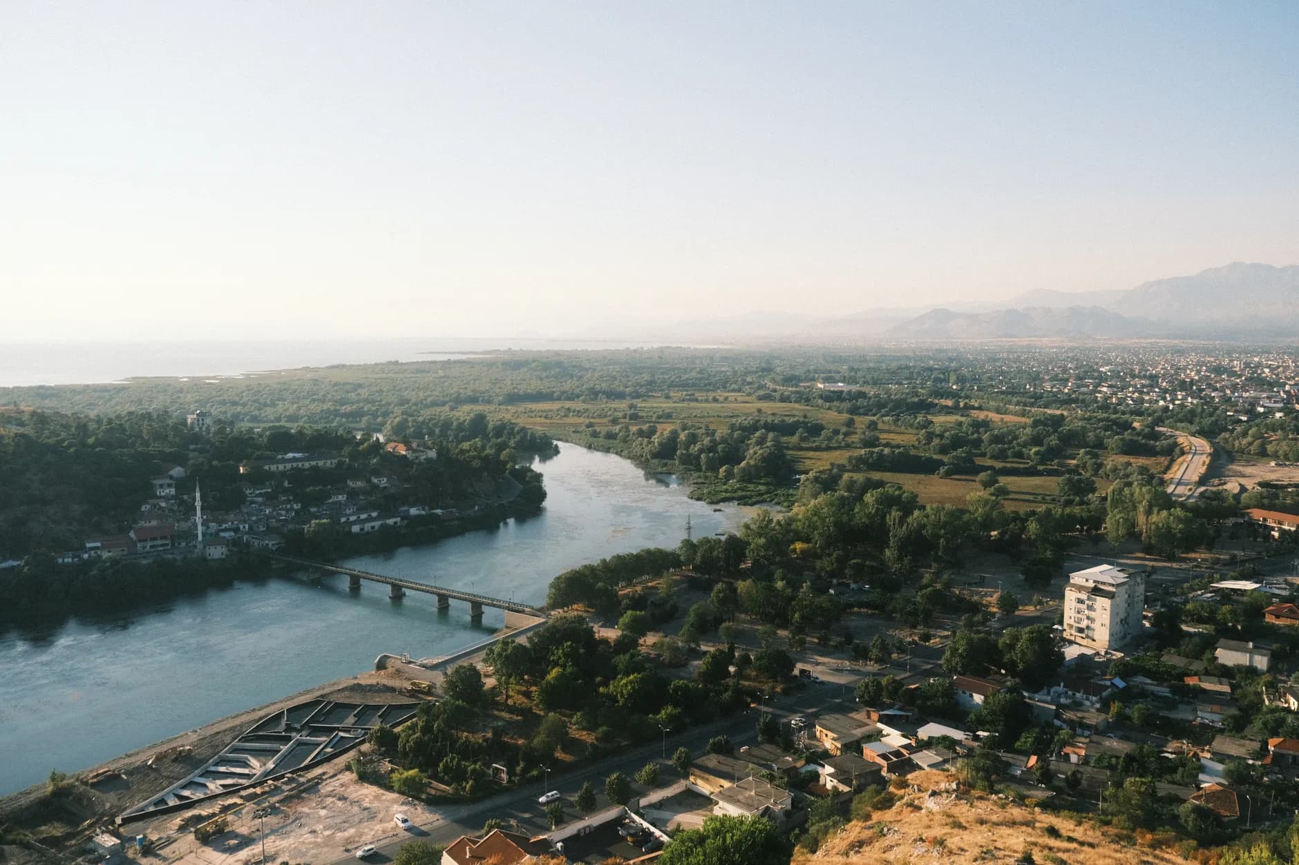Location voiture Albanie : éviter les pièges à Tirana